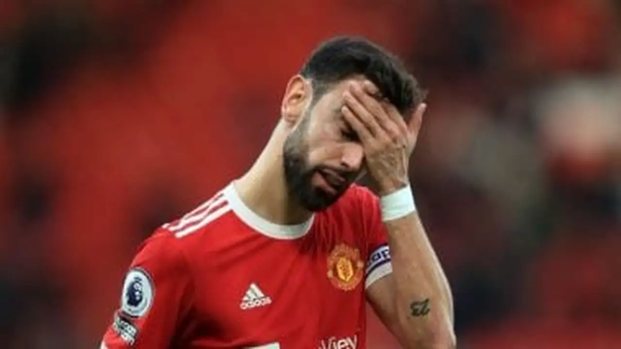 فيرنانديز يواصل تدوين التاريخ بأرقام قياسية رغم سقوط مانشستر يونايتد في البريميرليج